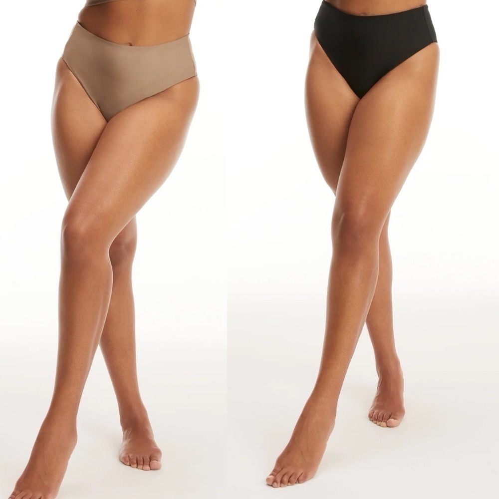 GOOD AMERICAN WOMEN’S GOOD WAIST SHINE REVERSIBLE BOTTOM IN BLACK SIZE 7